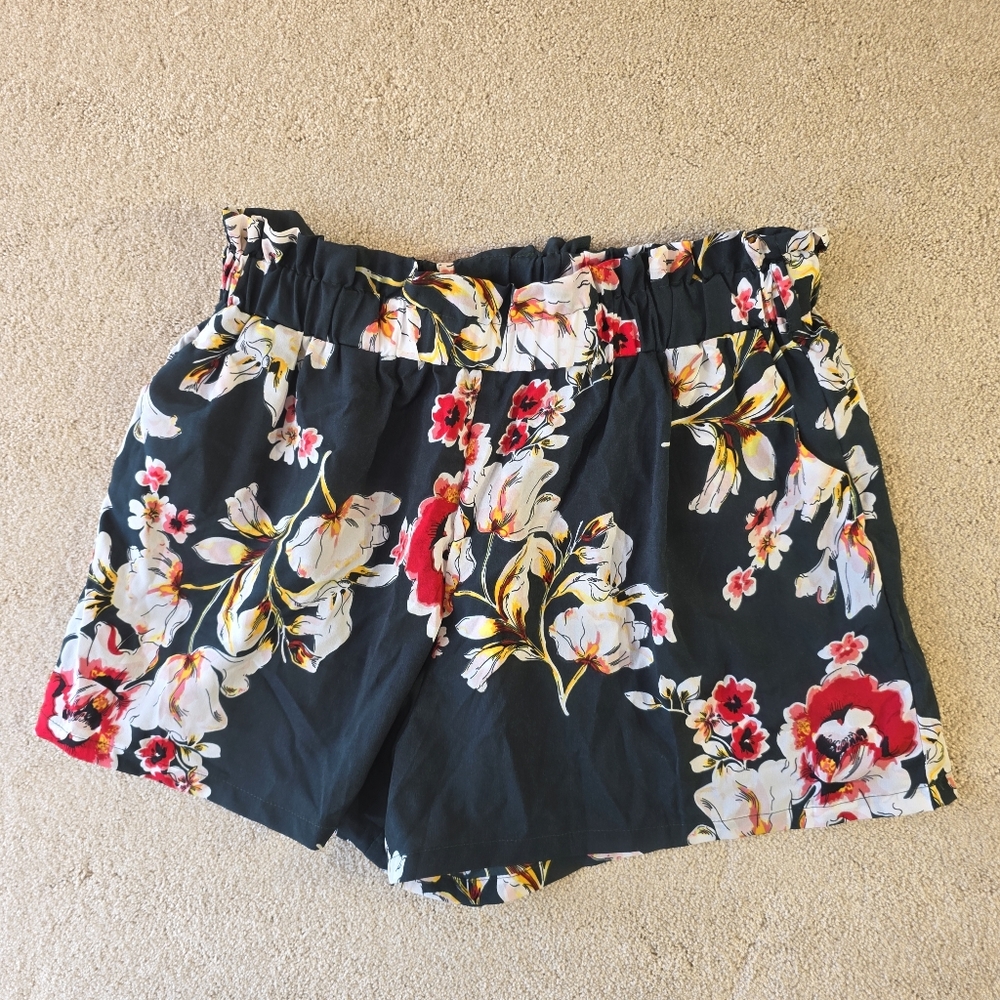 Floral Women's Shorts - Picture 1 of 5